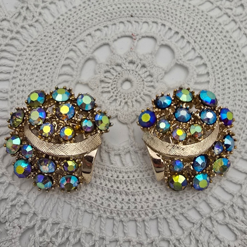 Arthur Pepper Art Vintage Aurora Borealis Rhinestone Clip On Earrings Gold Tone